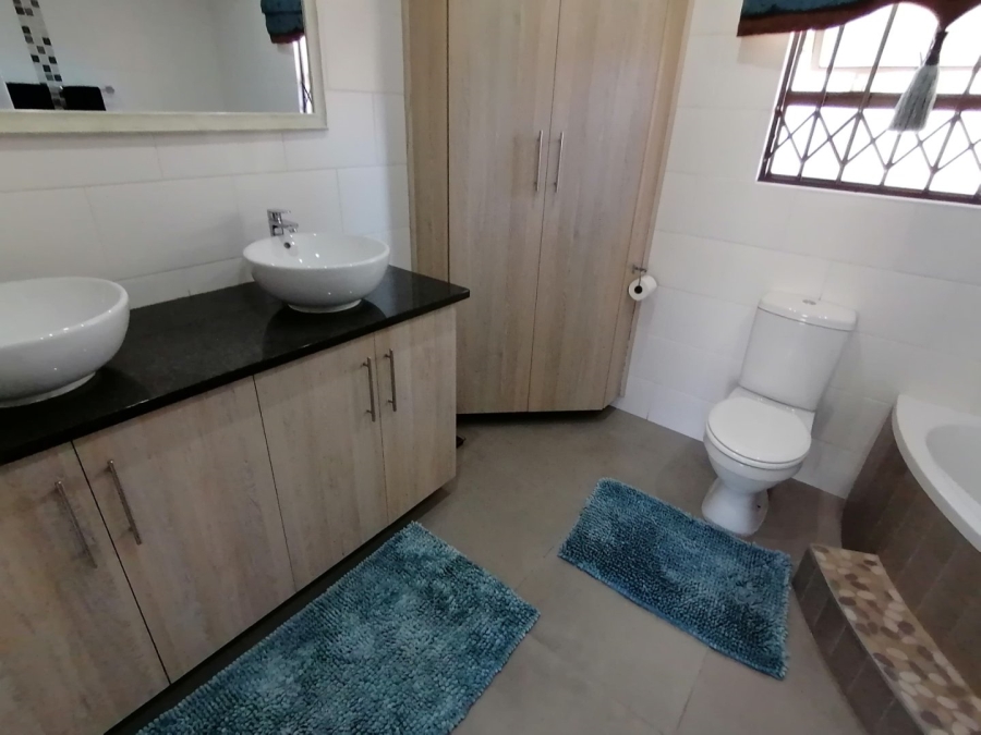 3 Bedroom Property for Sale in Langenhovenpark Free State